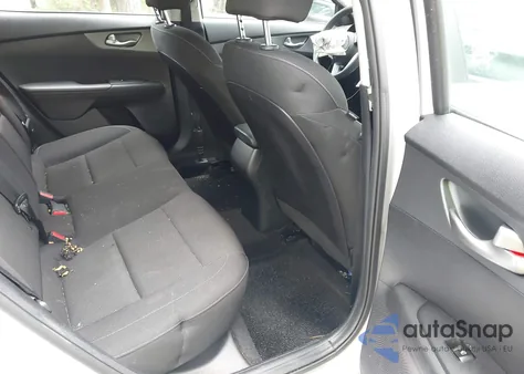 2021 Kia Forte Lxs z USA, uszkodzony, nr VIN 3KPF24AD1ME279713